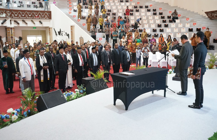 Gubernur Minta Manajemen Baru Irian Bhakti Datangkan Profit dan PAD